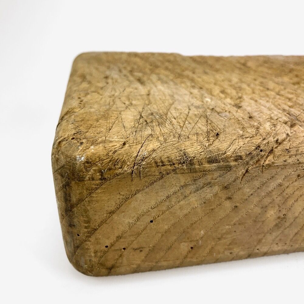 Half-cutting board, old trade log