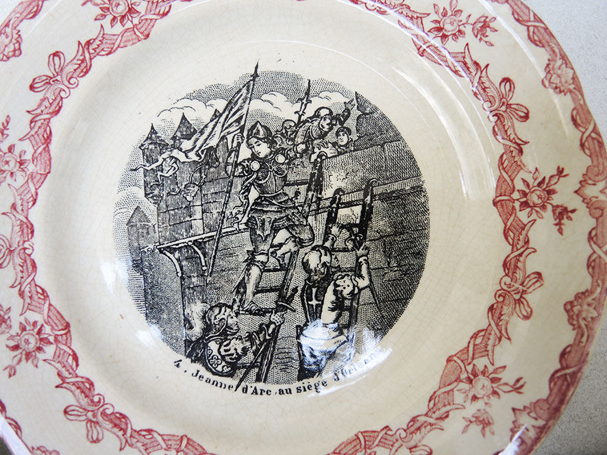 11 old plates hb choisy le roi in earthenware: joan of arc