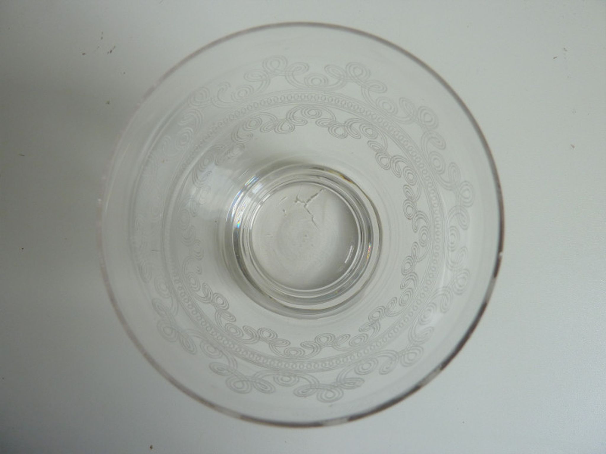 32 antique glasses engraved with Friezes of Arabic and spirals