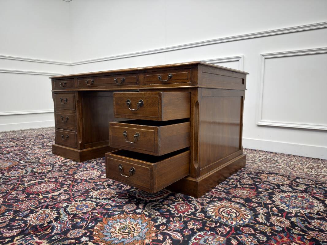 Bureau classique anglais Eichholtz