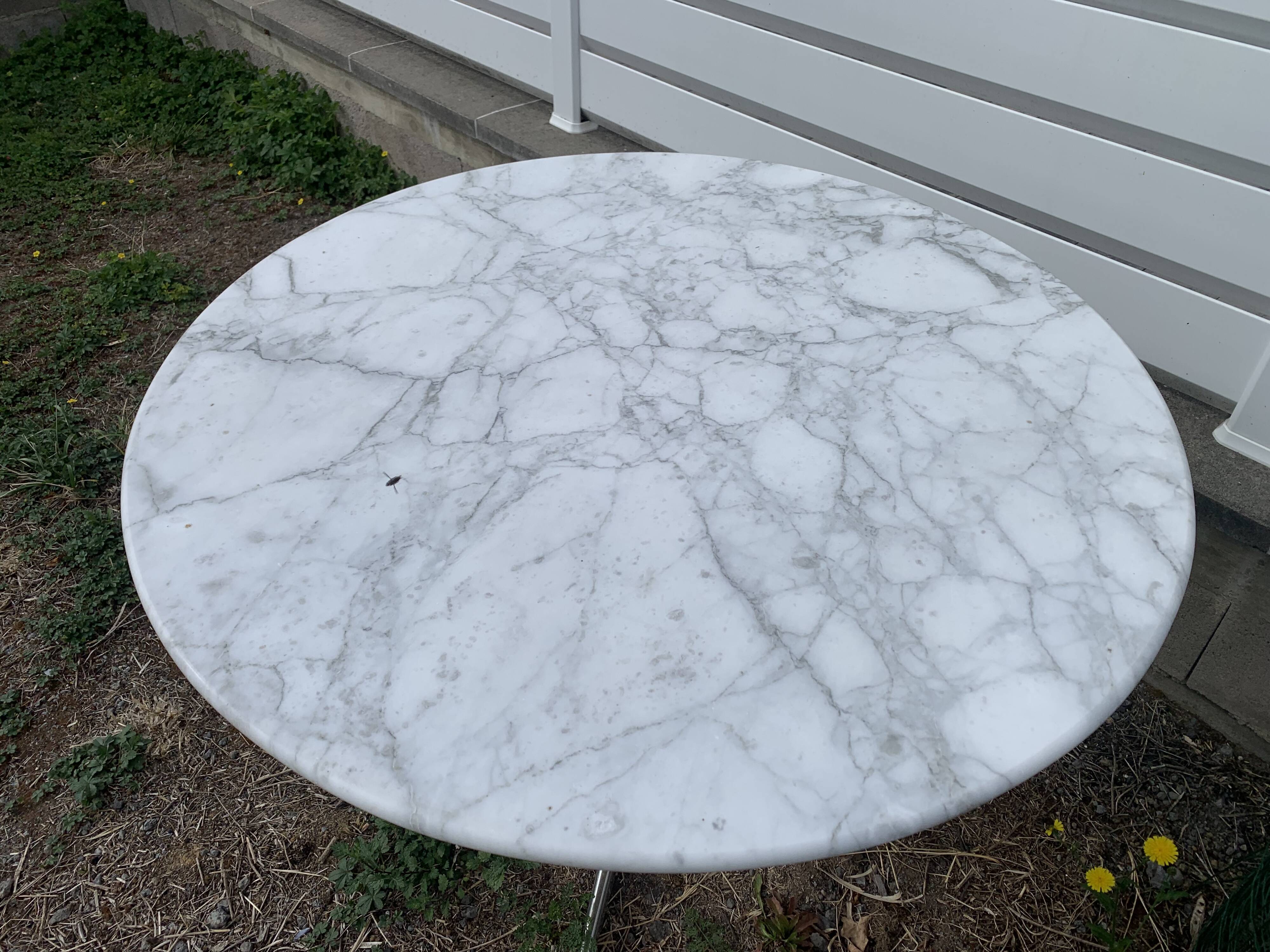 Table en marbre ronde de carrare