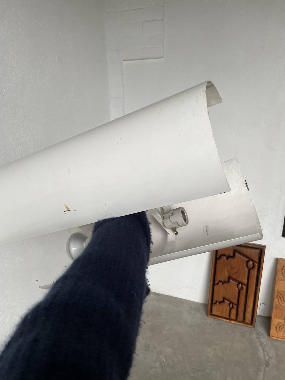 Pair of Parscot wall lights in white lacquered metal from the 80s