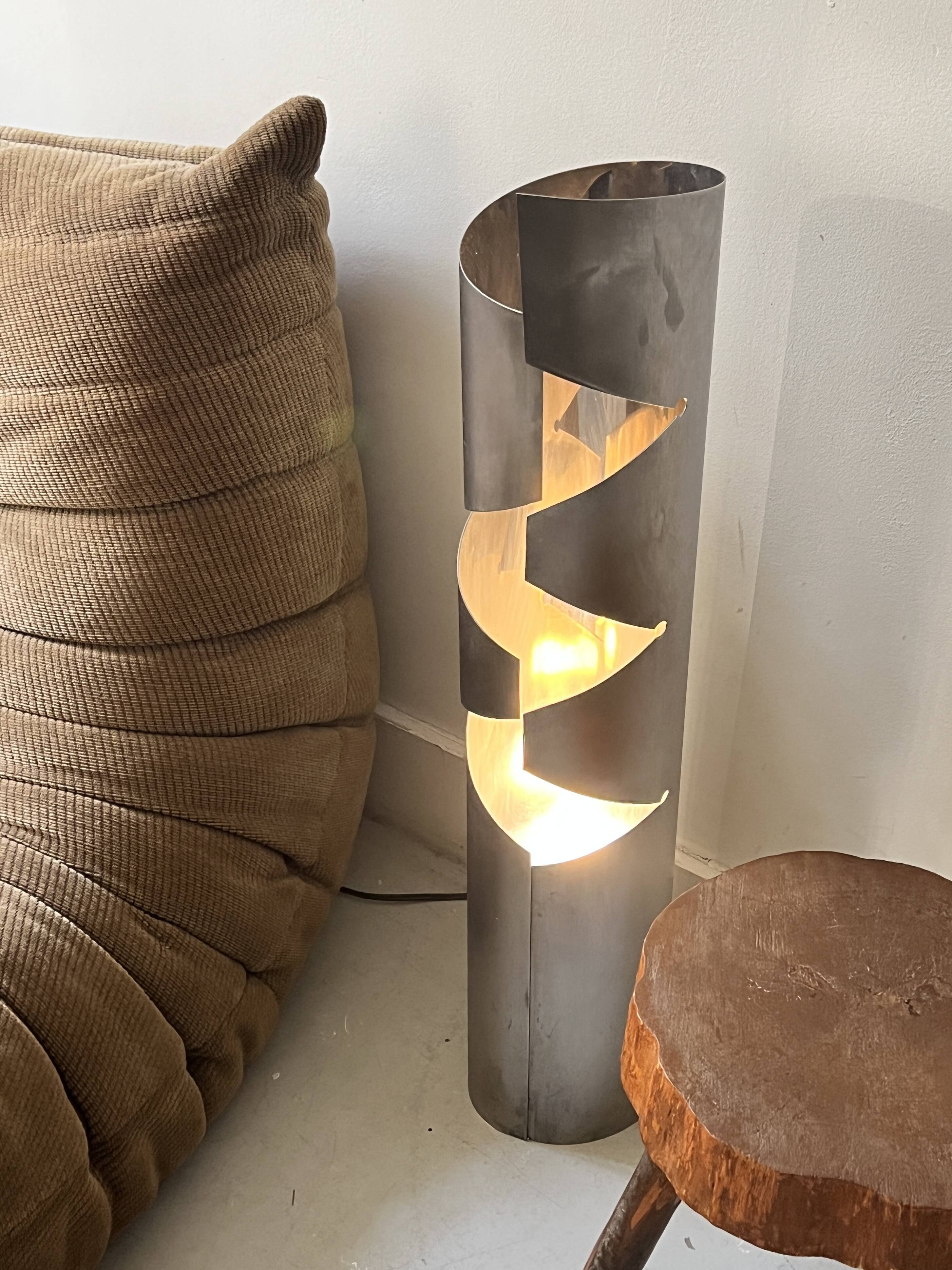 Grande lampe sculptural en métal chormé et brossé, design 1970