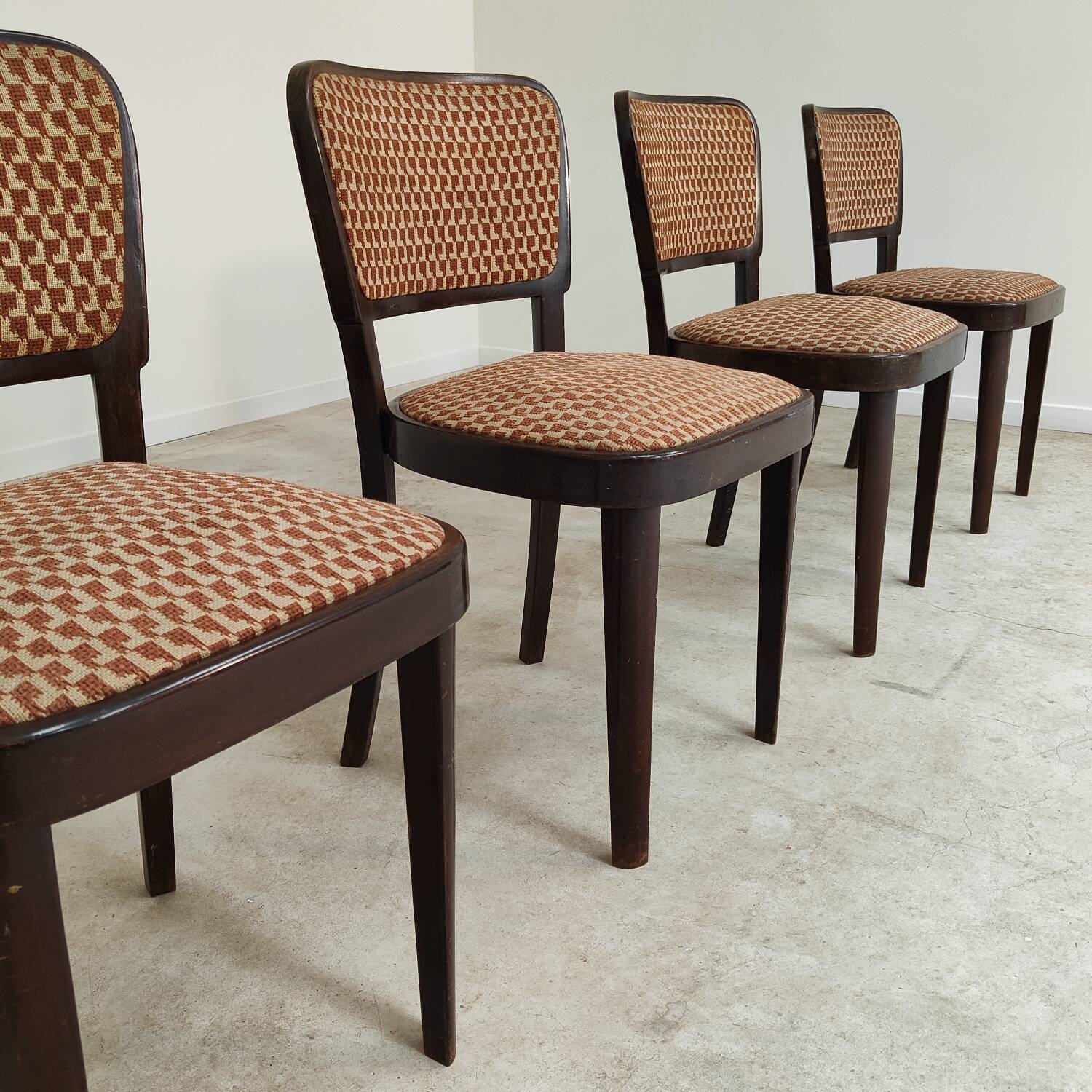 Set of 4 Thonet Art Deco chairs, 1930s, fabric and walnut