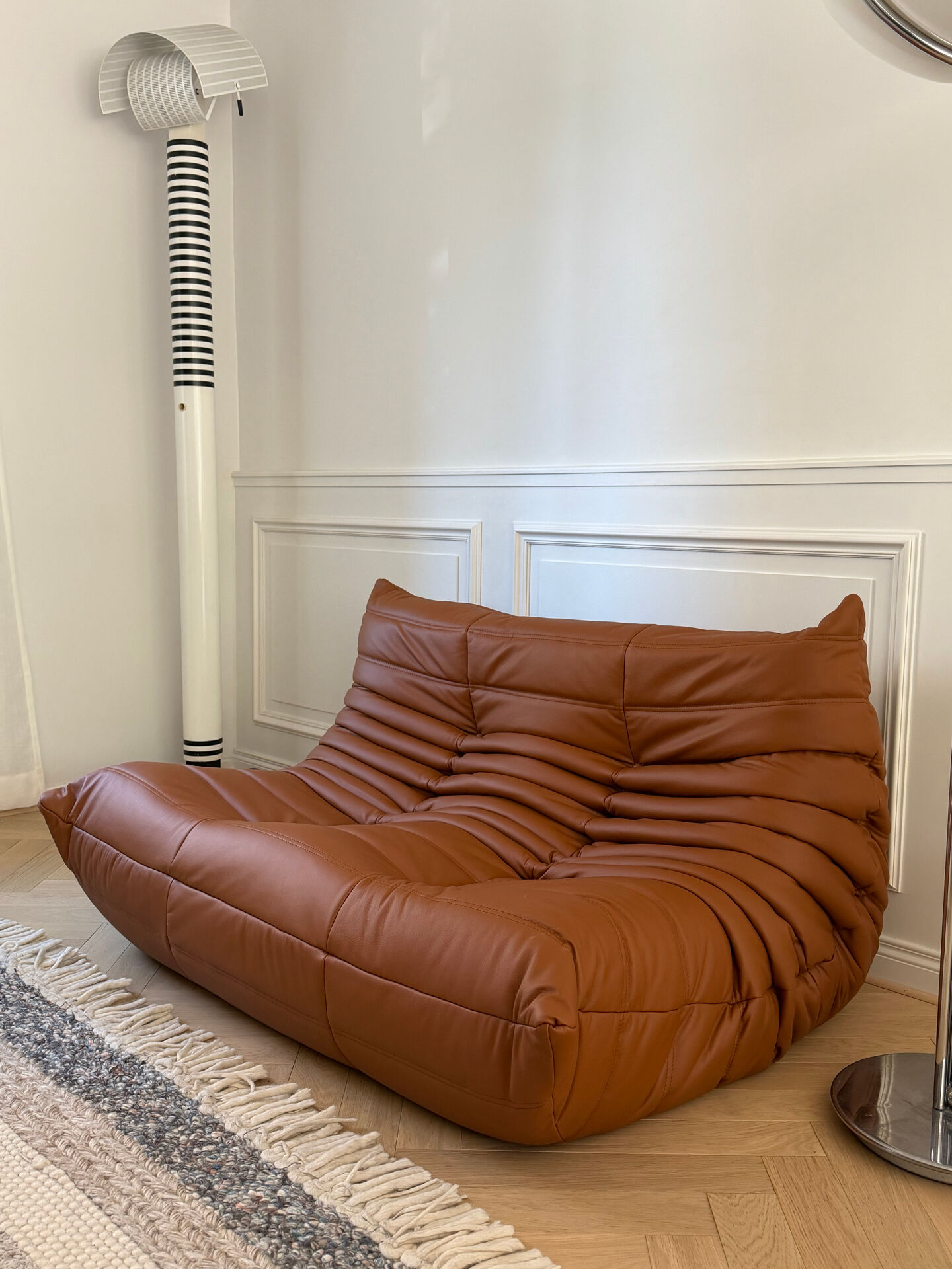 Two-seater bench model Togo – cognac leather – Michel Ducaroy / Ligne