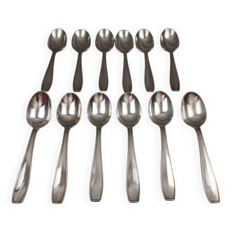 Christofle Atlas - 12 silver-plated coffee spoons in very good condition.