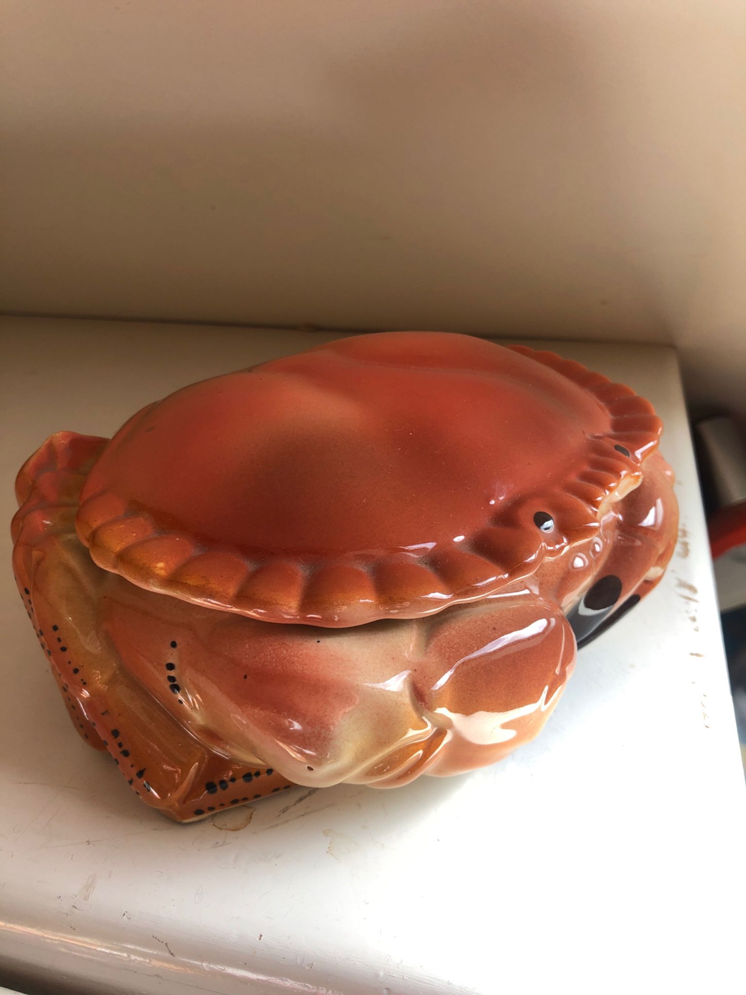 Boîte crabe en faïence signée Michel Caugant
