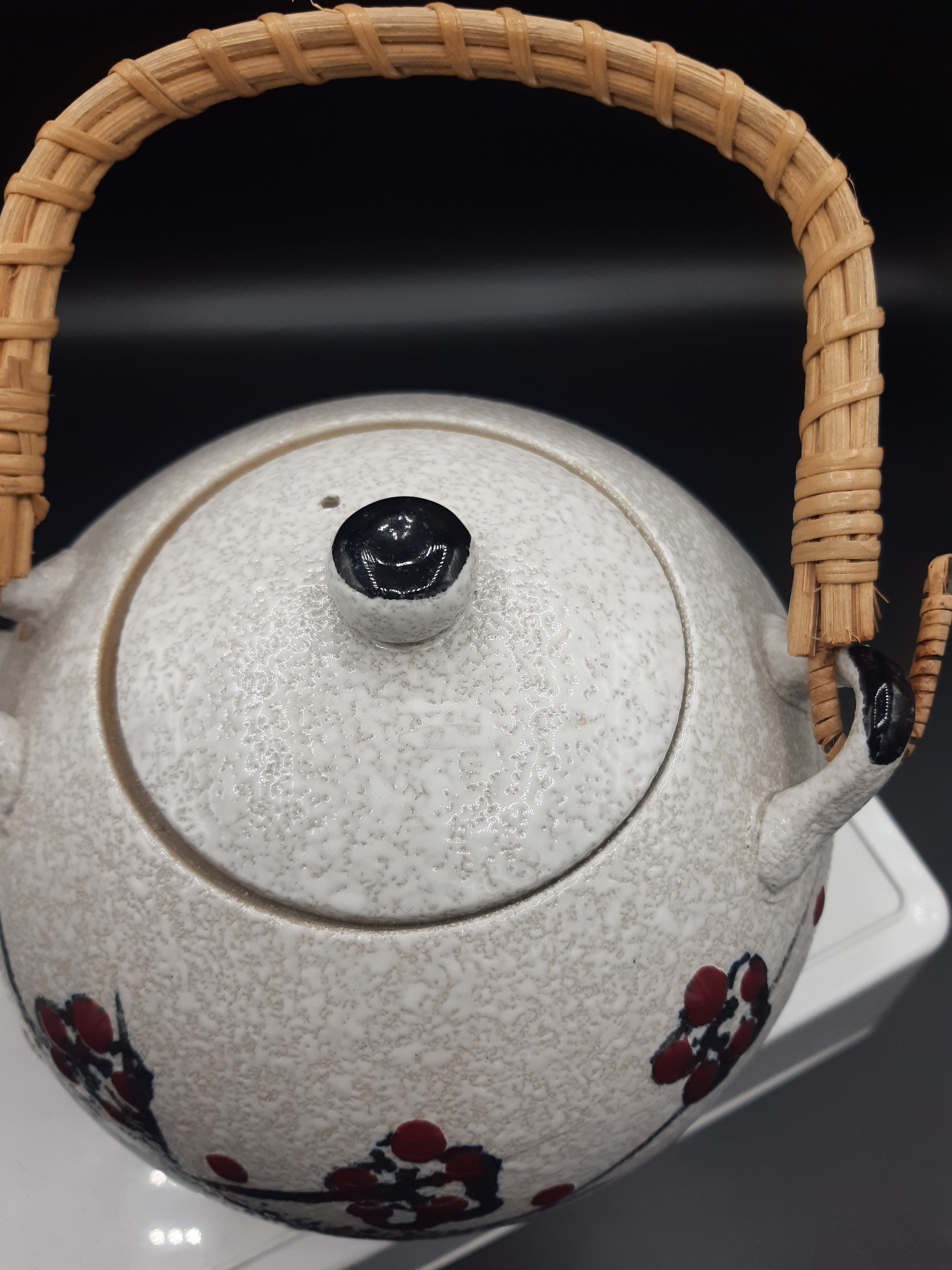 Teapot and 5 cups inspired by Japan