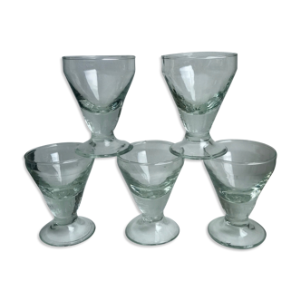 Set of 5 white wine glasses in molded glass and thick bottom 20s