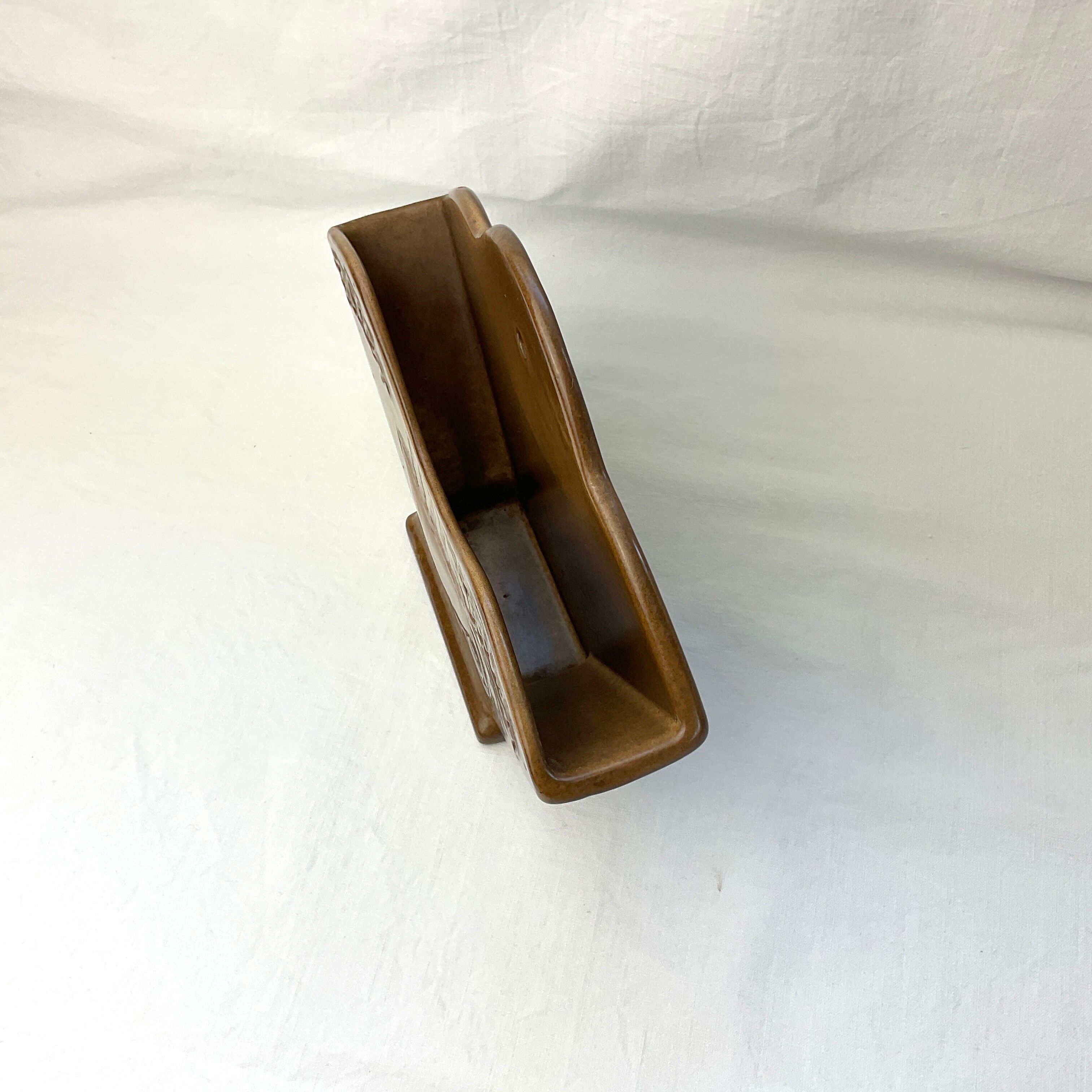 Wall-mounted terracotta coffee filter pot