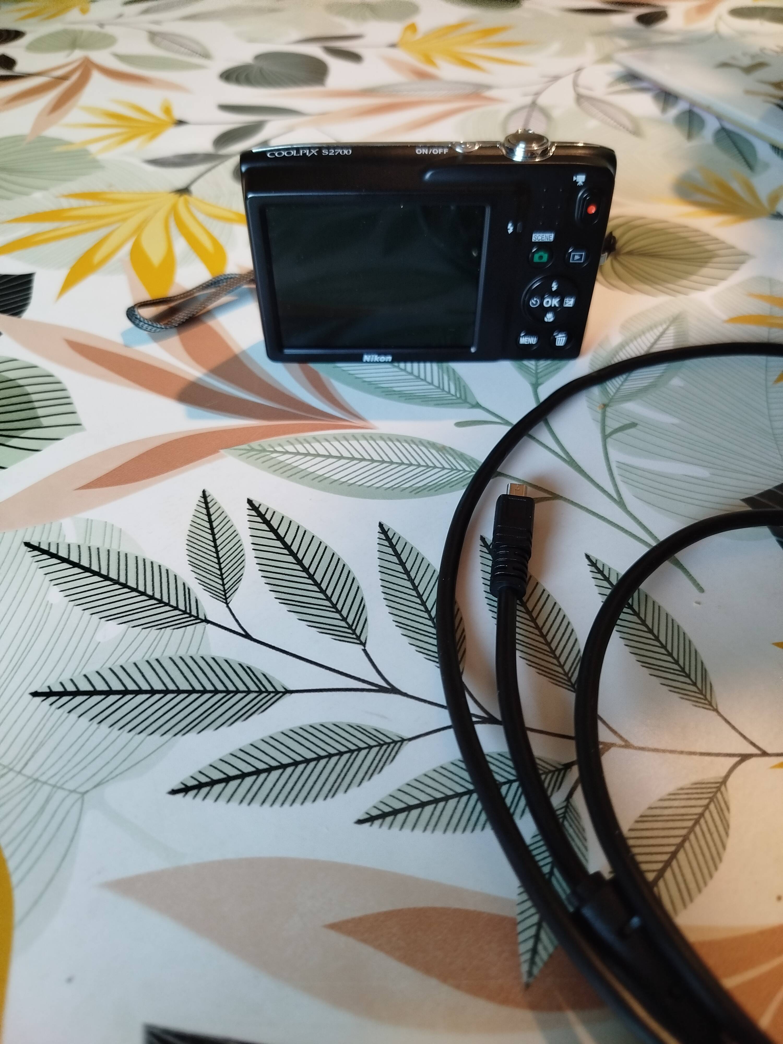 Nikon S2700