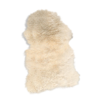 White sheepskin
