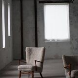 Viggo Boesen, high-back chair in oak and shearling lambskin, modern Danish design, 1950s.