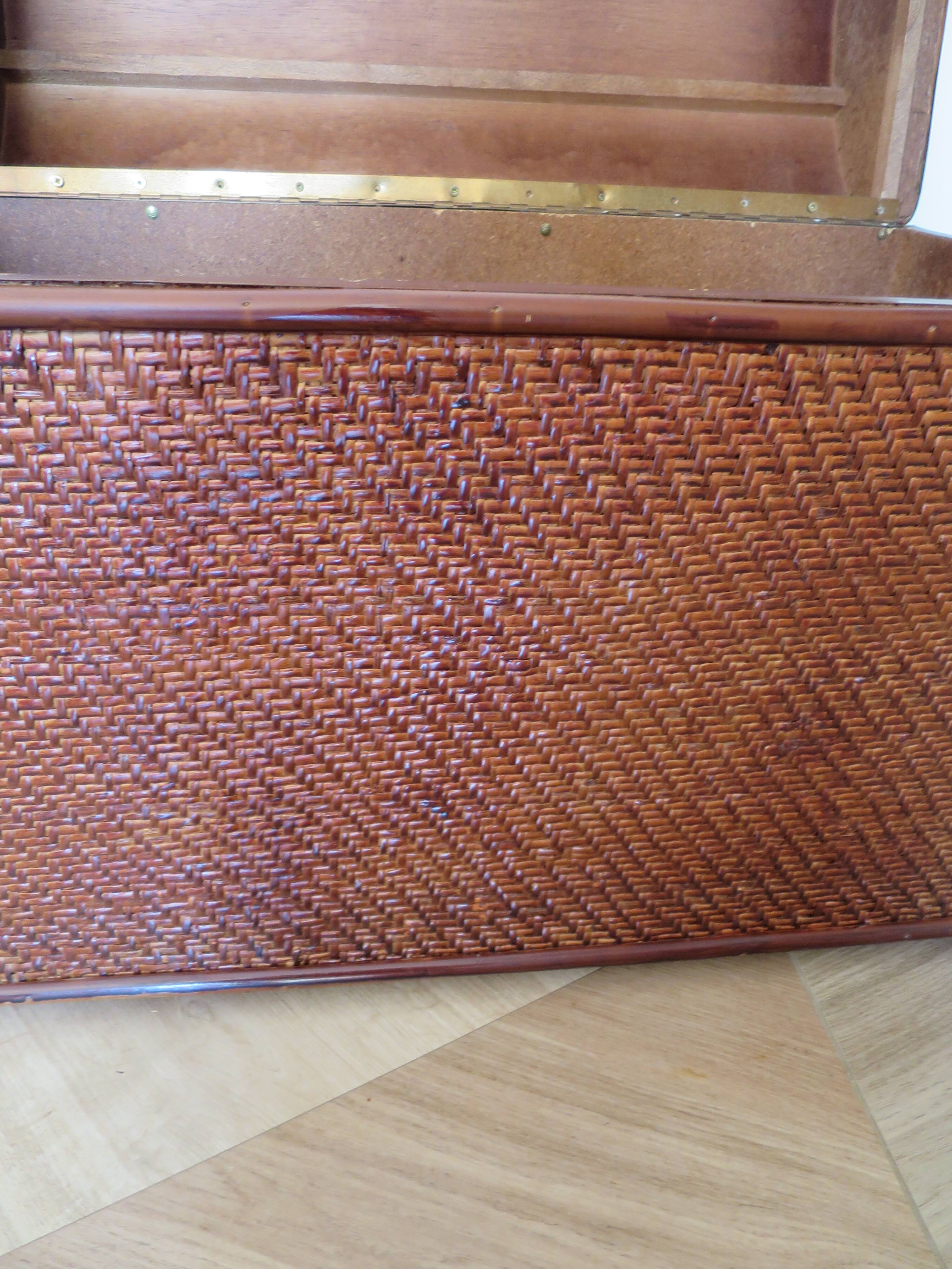 Vintage storage chest - curved - woven rattan - 1970s - mahogany colour