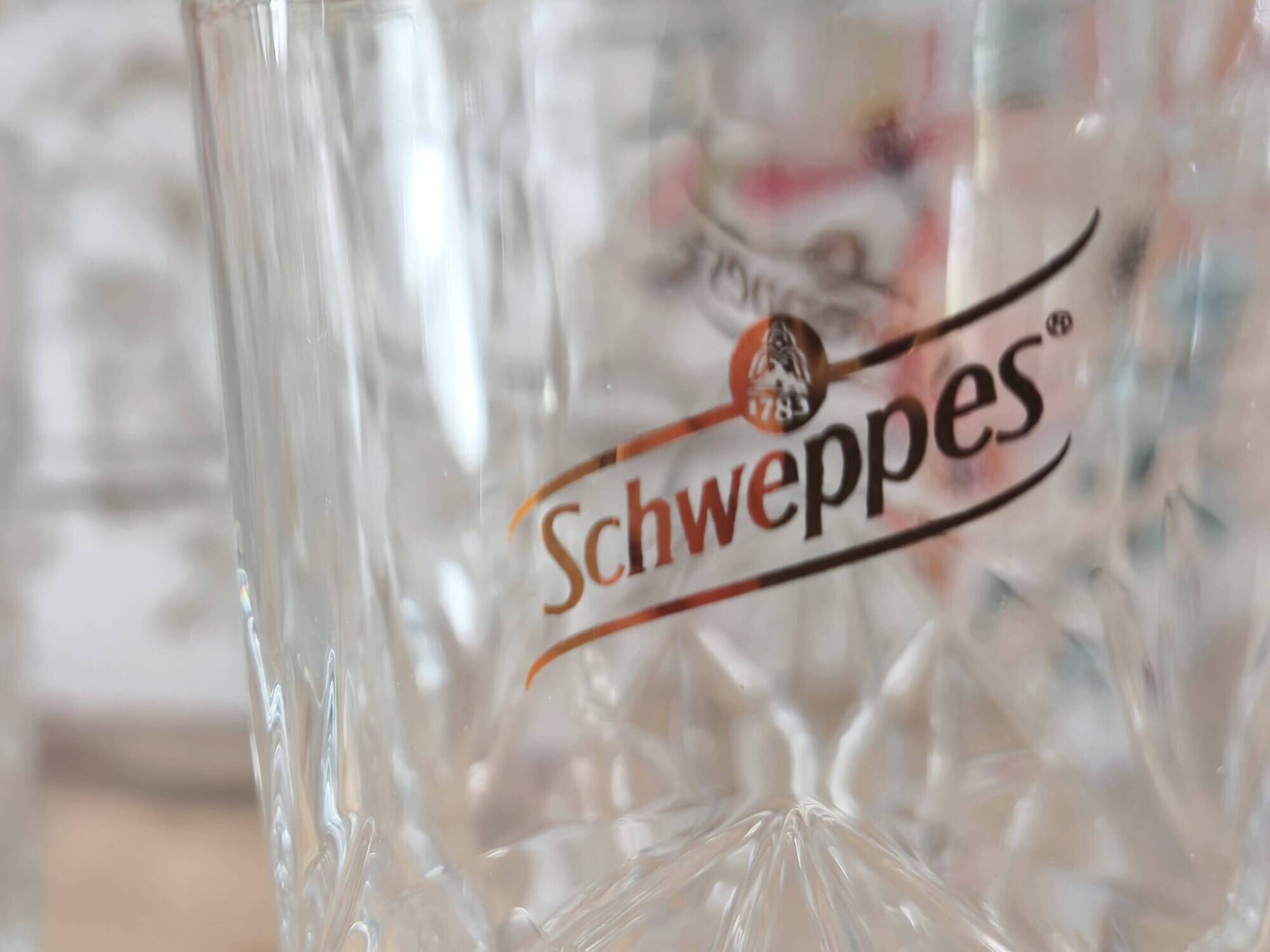 Set of 6 promotional Schweppes Long Drink glasses.