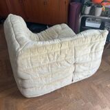 Canapé d’angle Togo ligne Roset en tissu velours beige