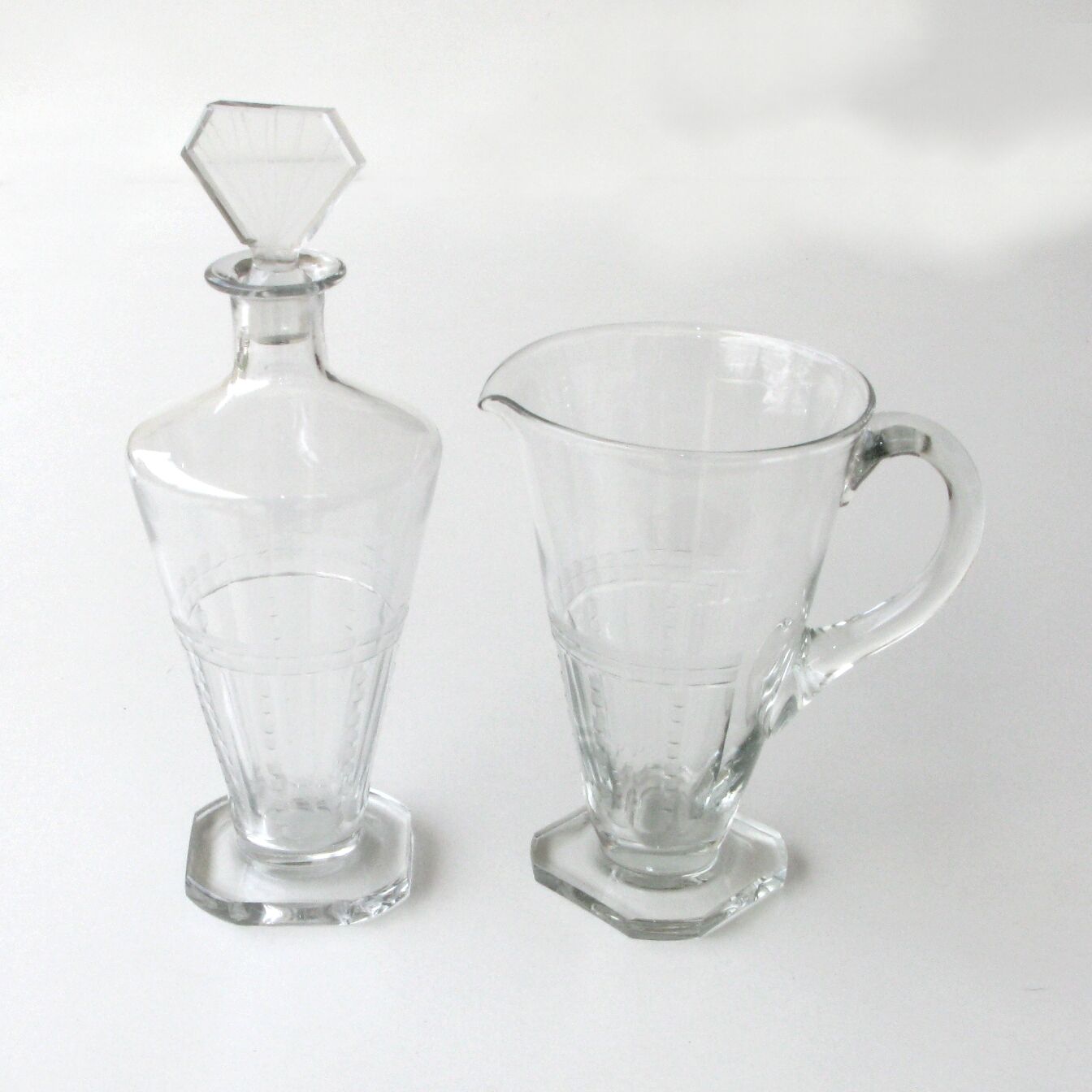 Old wine decanter and matching water pitcher - Crystal - Square model