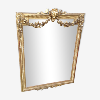 Miroir de cheminée en bois et plâtre de style Louis XVI doré à la feuille