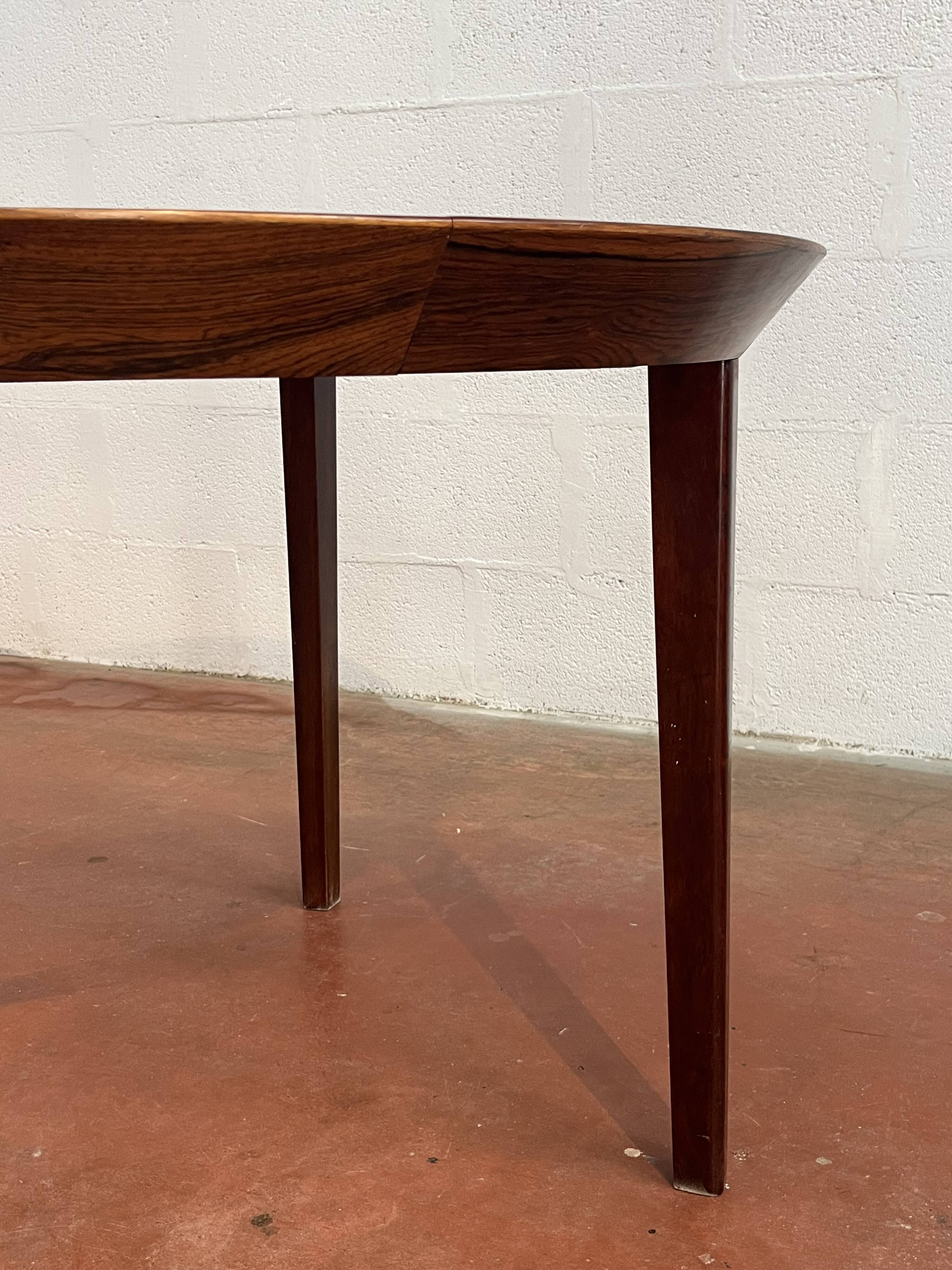 Ole HALD round table model "33" with double extension Denmark 1960