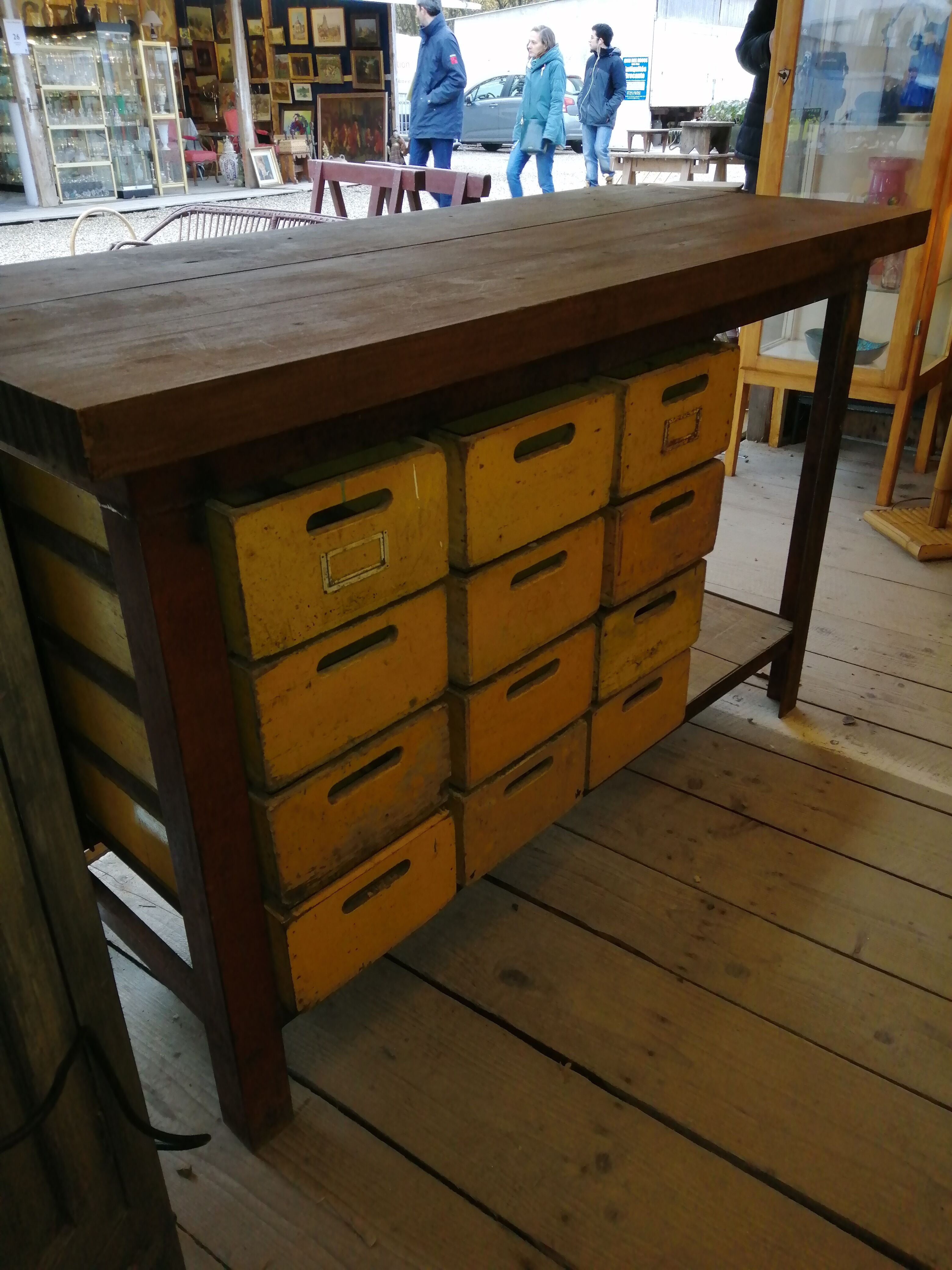 Industrial workbench with 12 drawers