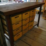 Industrial workbench with 12 drawers