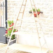 Echelle de peintre transformée en étagère