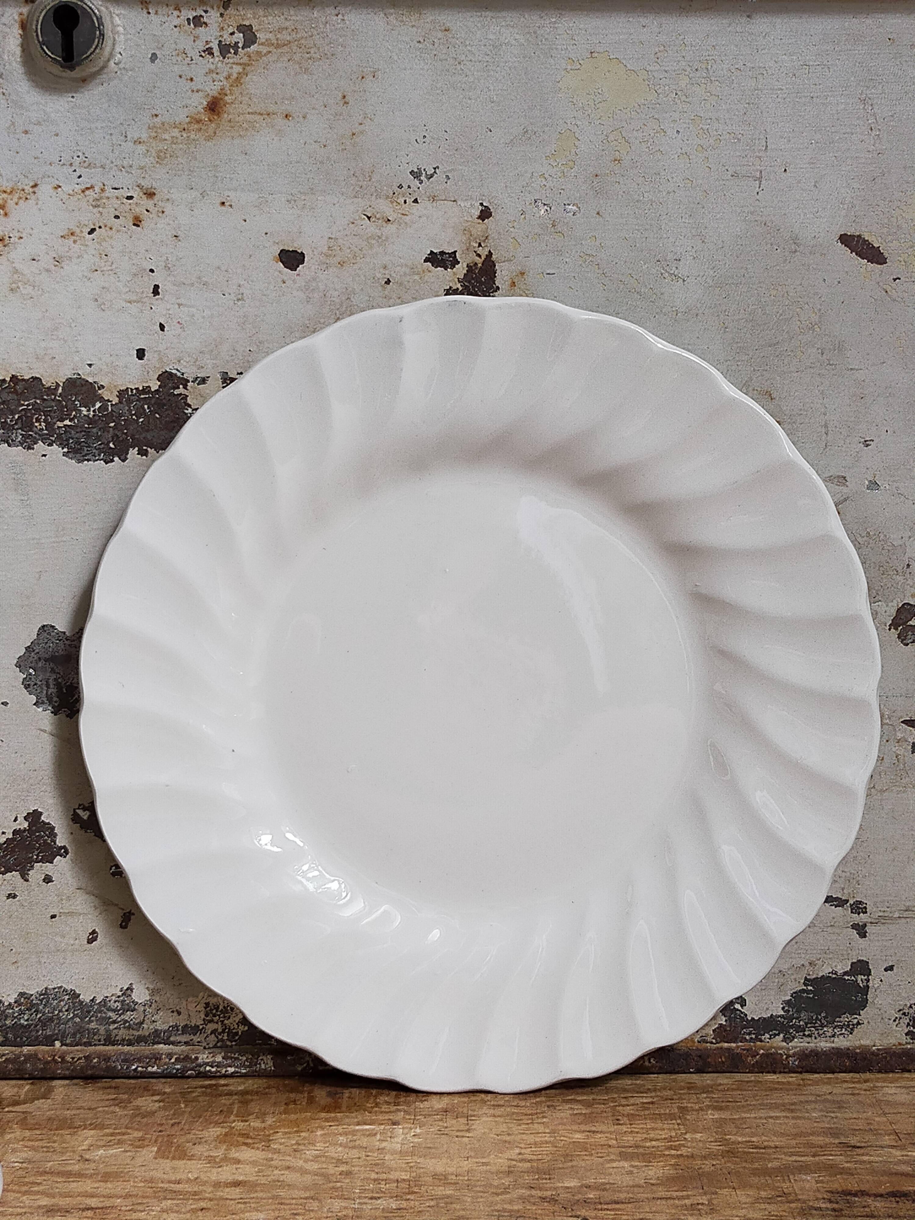 Nine fine English porcelain sweet plates