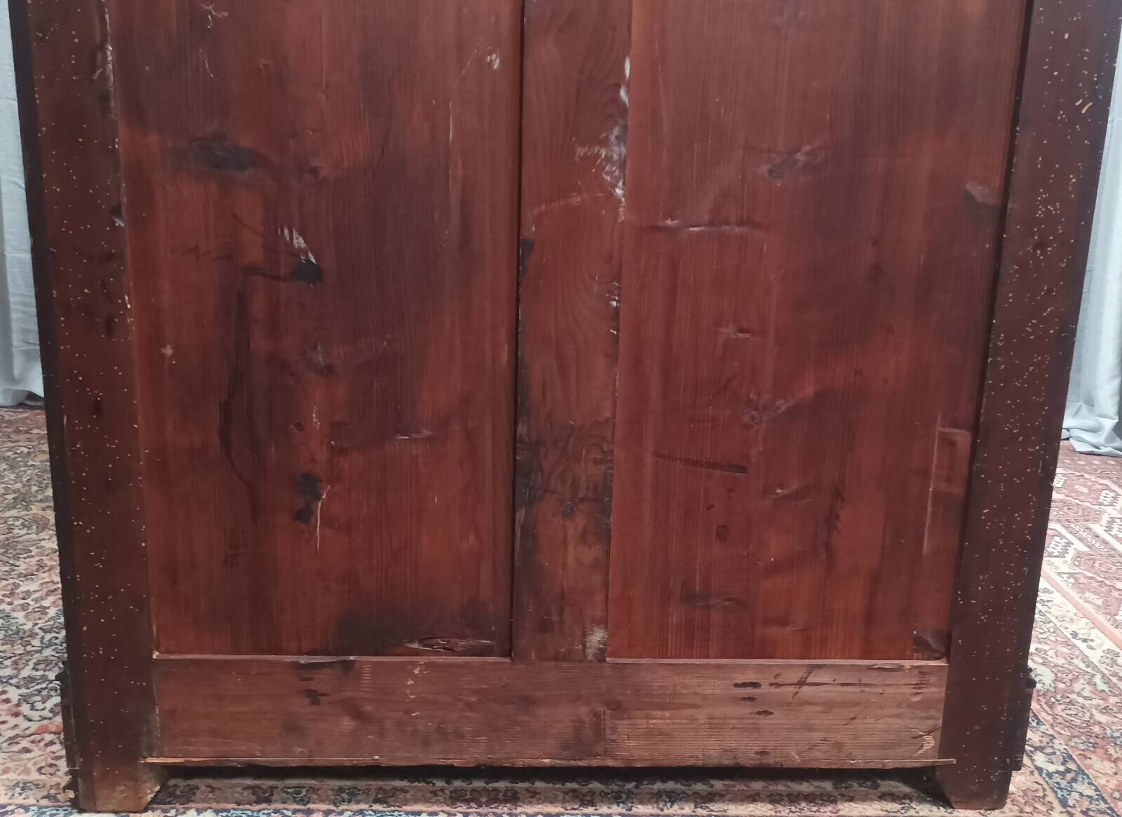 Large mahogany chest of drawers with 8 drawers from the Napoleonic III period.