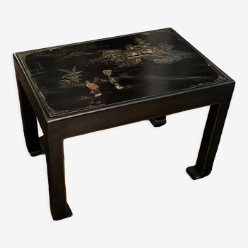 Coffee table Far East China Japan signed decor on black lacquered background