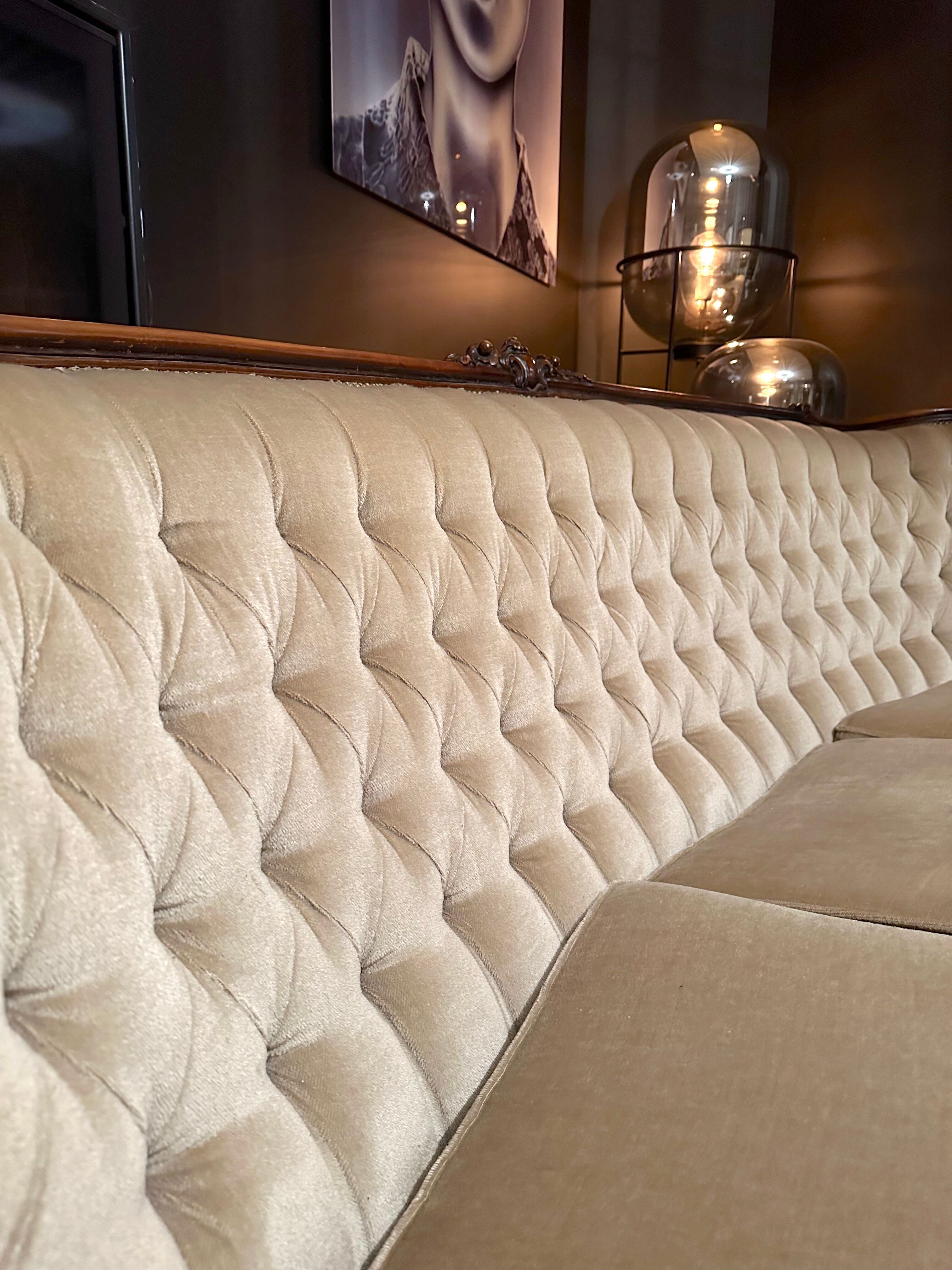 Louis XV velvet sofa from Genoa