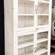 Meuble en bois blanc