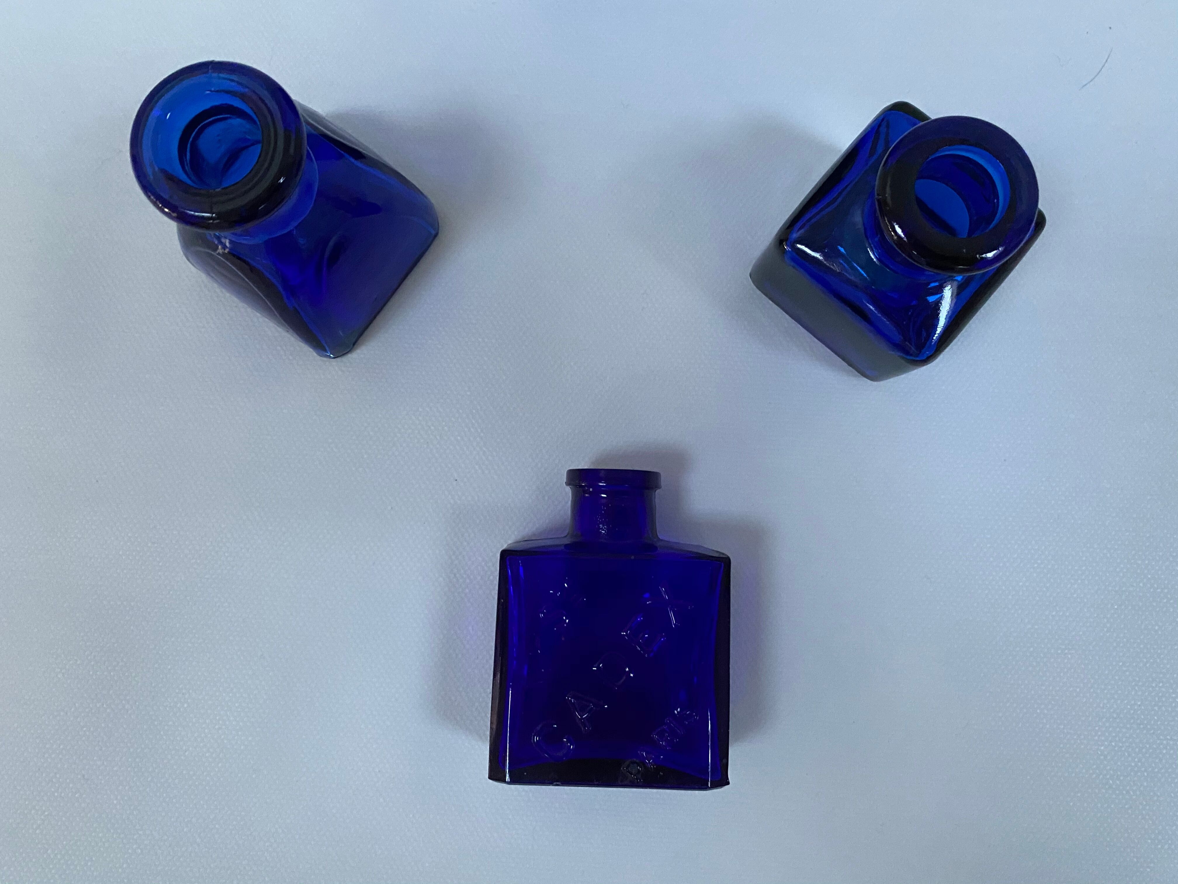 Flacon cadex en verre bleu cobalt