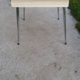 Table and 4 chairs in white formica