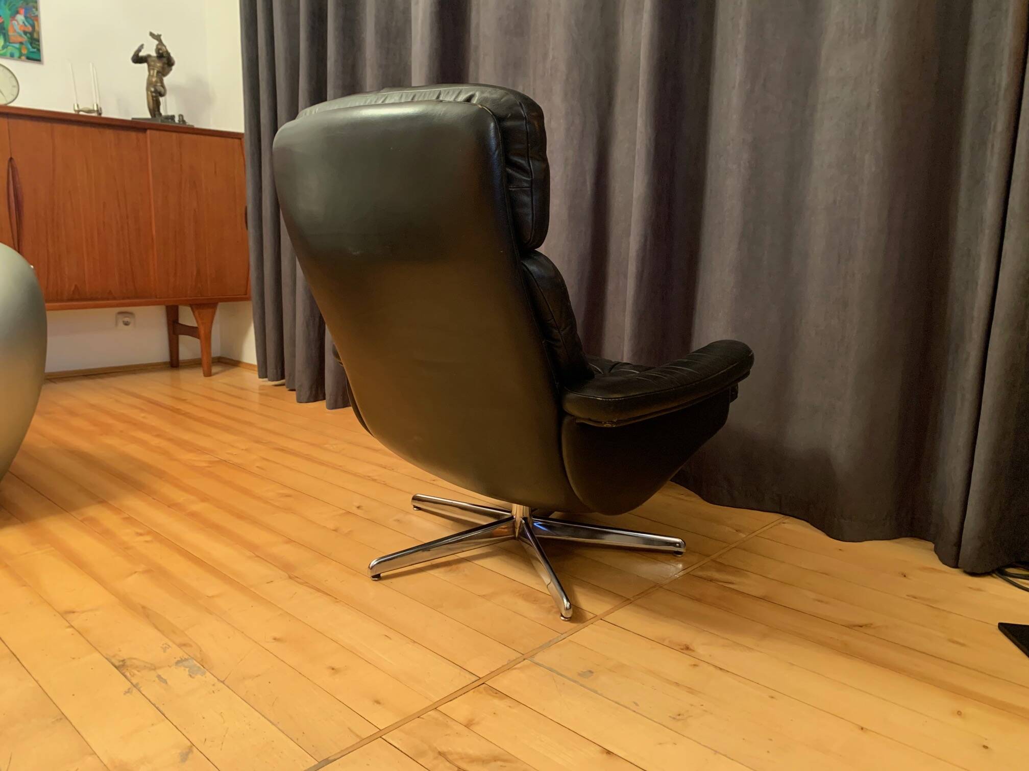 Leather swivel armchair, Denmark, 1960s