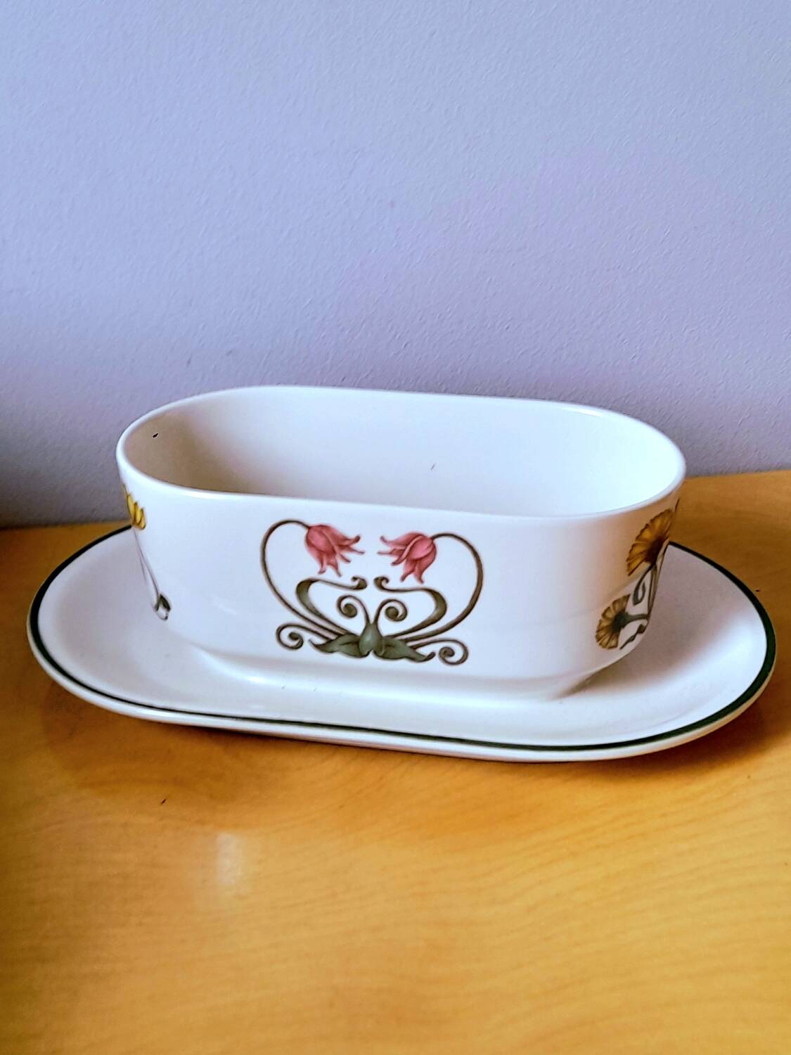 Sauceboat Villeroy and Boch, Atlantic.