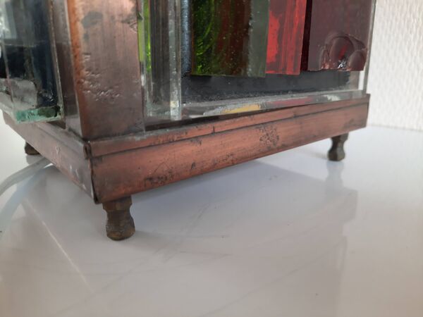 Lampe de table-lanterne en cuivre et verres multicolores années 60