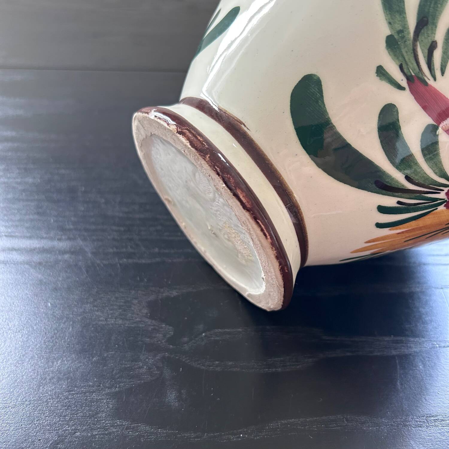 Water bottle with floral decoration