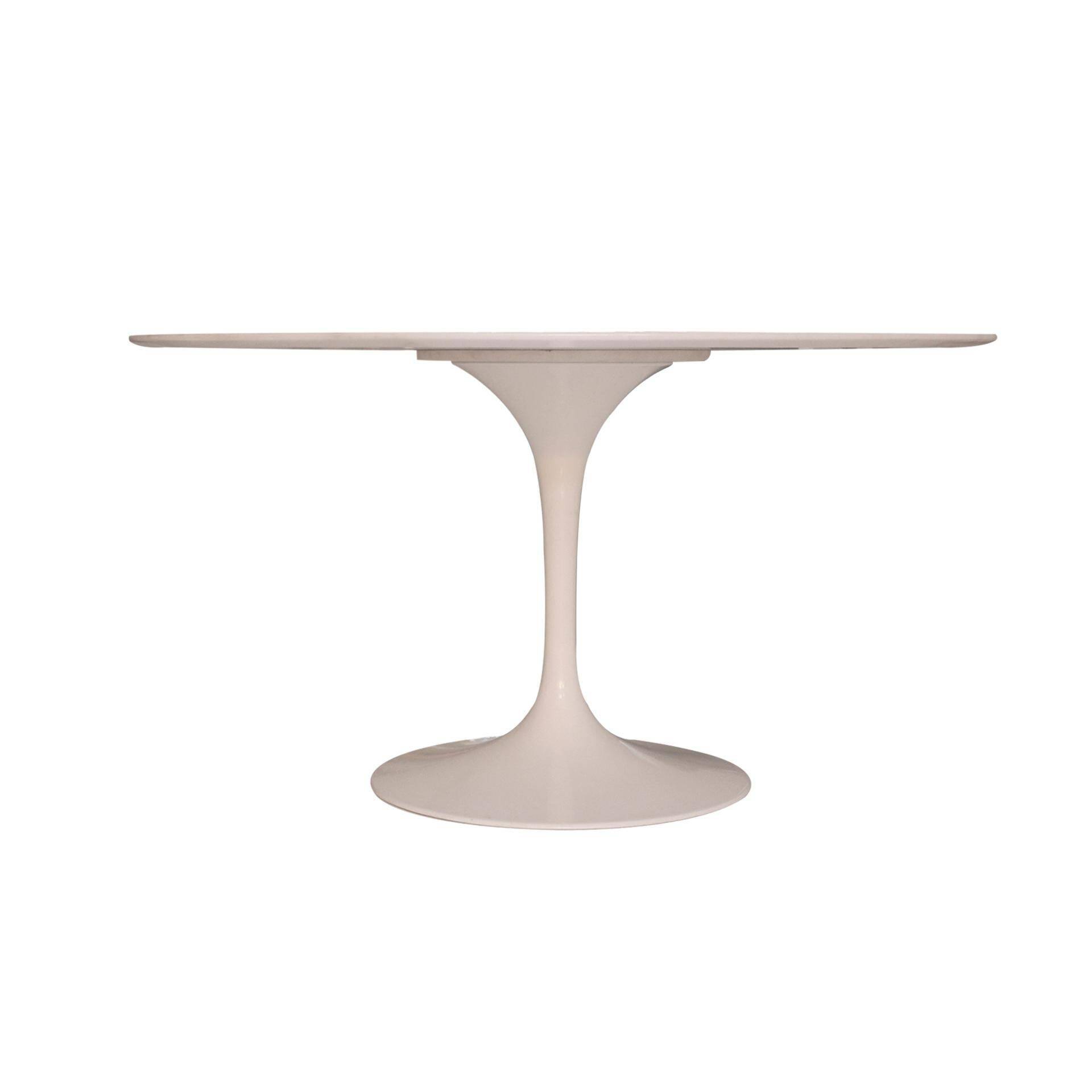 Table à manger Tulip Éditée par Knoll Conçue par Eero Saarinen