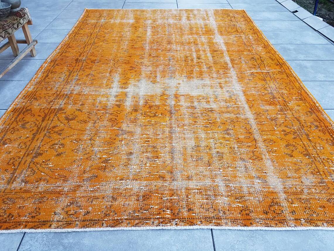 Tapis vintage orange surteint