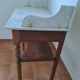 Ancienne table de toilette