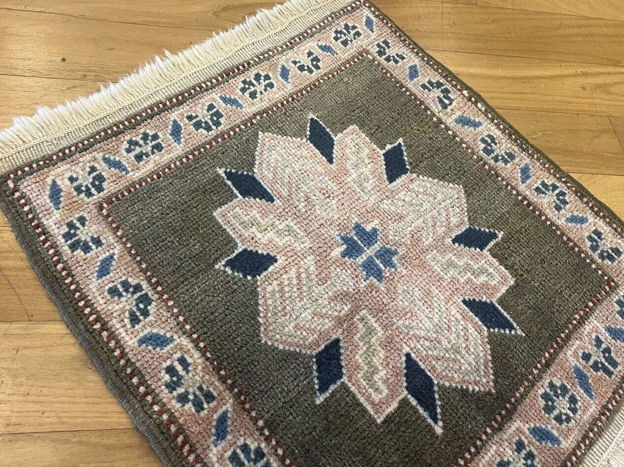 Tapis anatolien carré