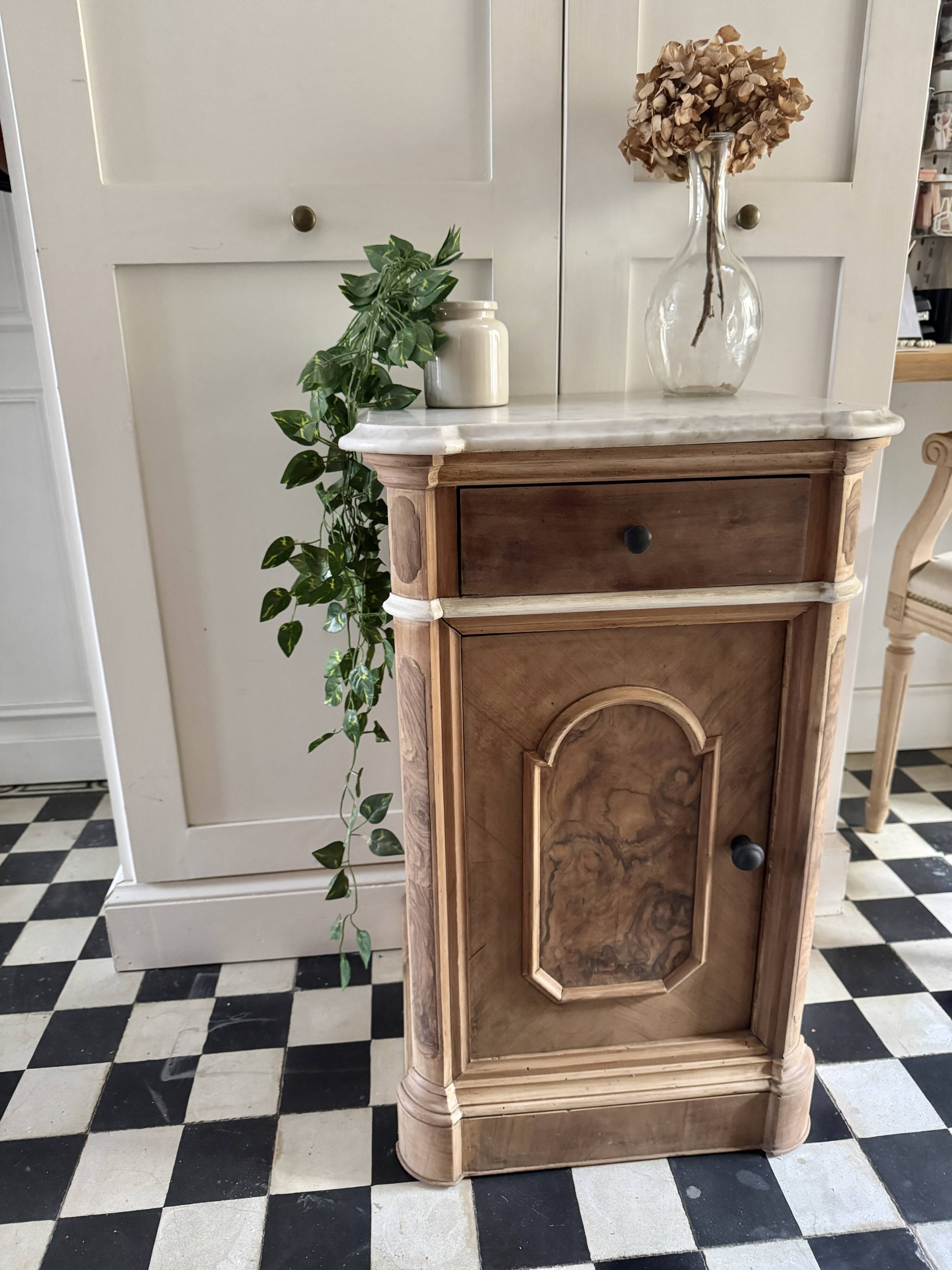 Meuble de rangement marbre
