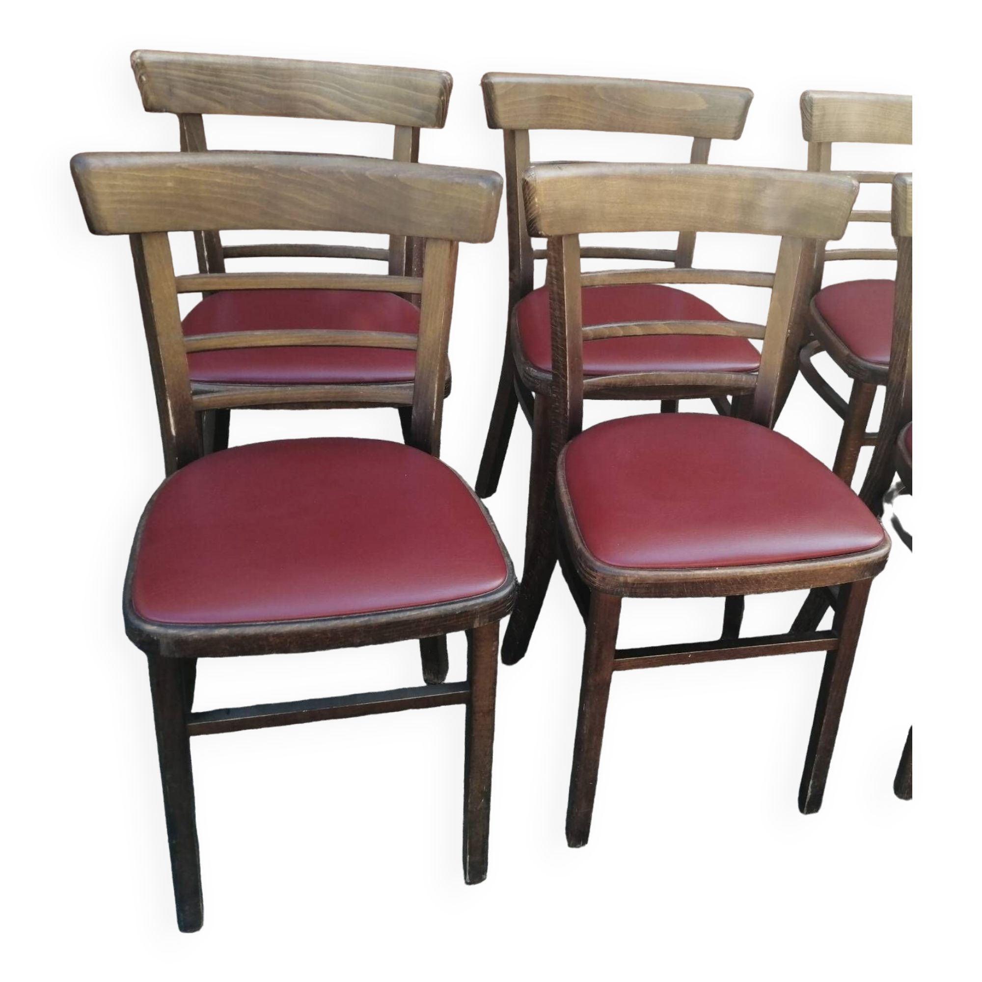 Lot de 4 chaises bistrot TON en bois courbé et assises en skaï rouge vintage.