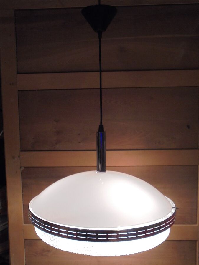 Large UFO suspension