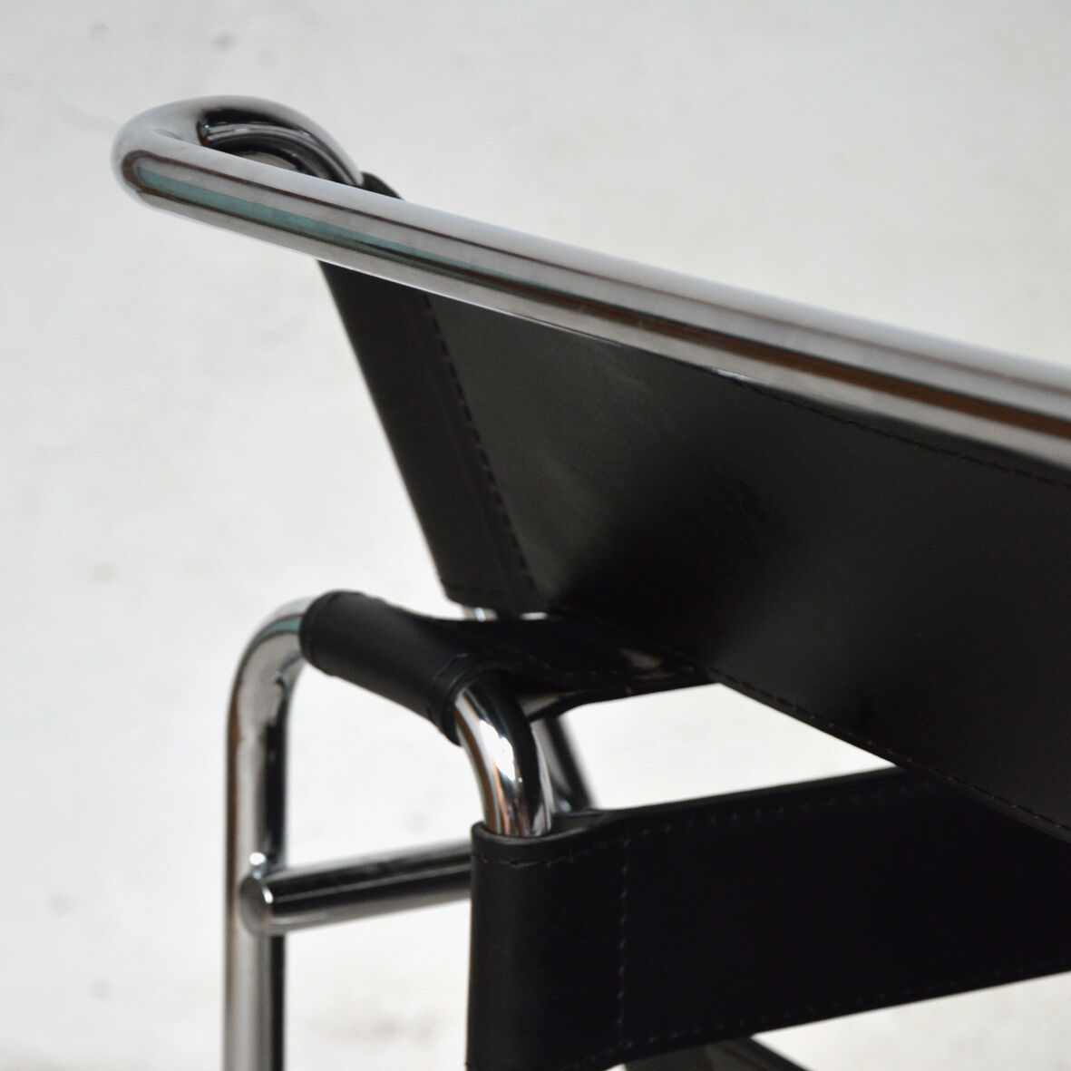 Paire de fauteuils Wassily noir, Italie 1980