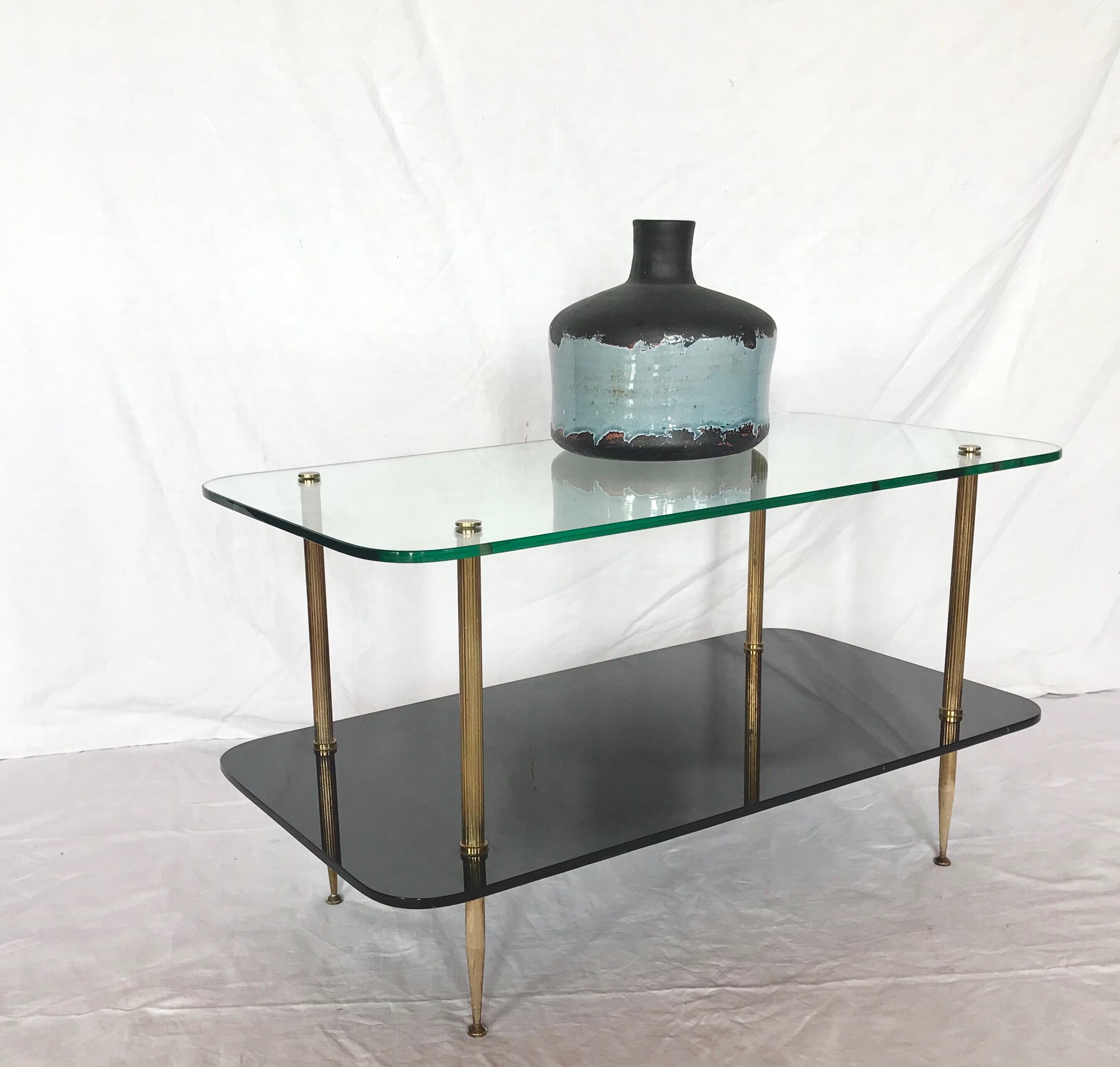 Table basse années 50 verre et laiton