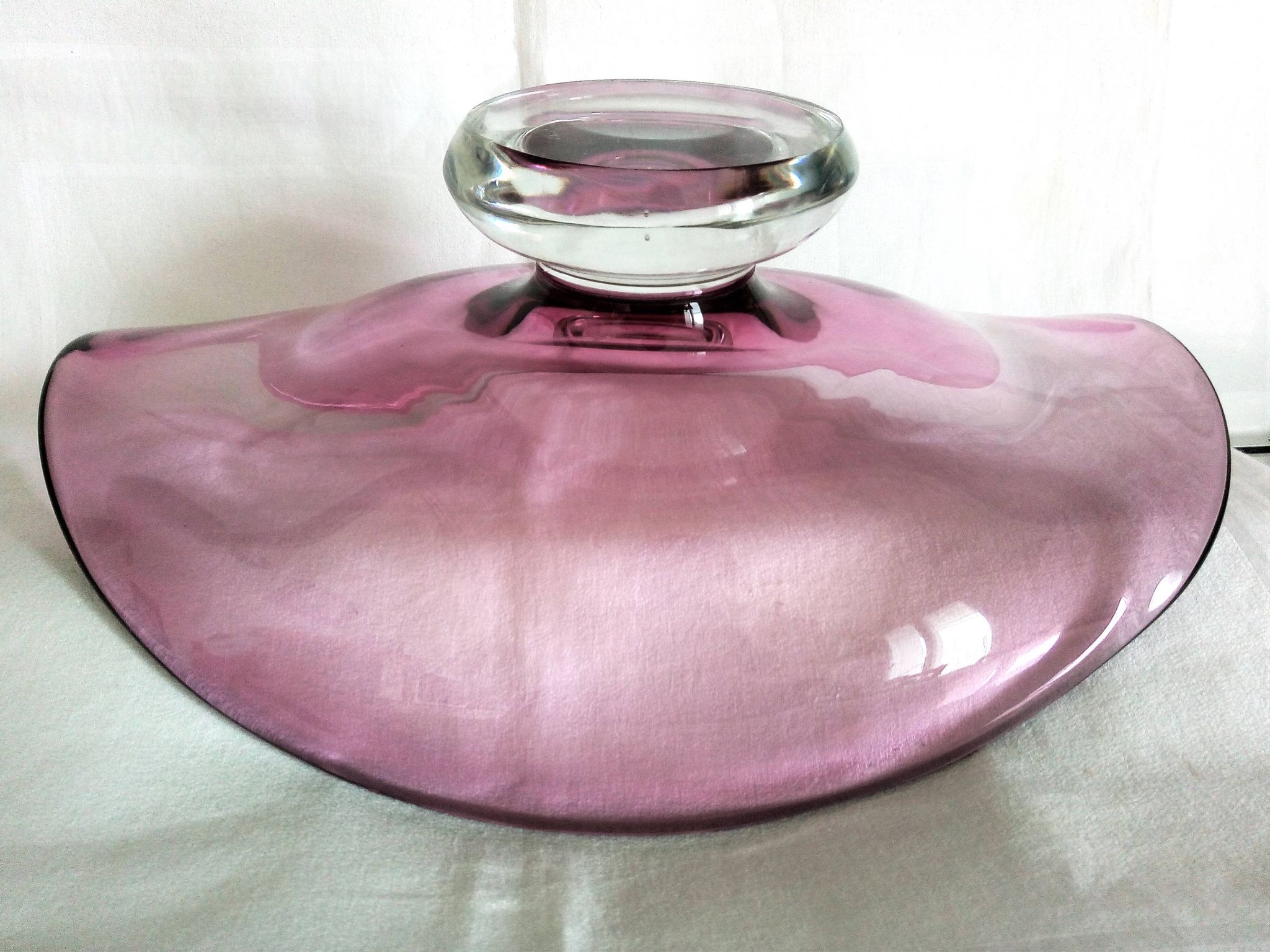 Centre de table sur pied de style Art Déco en cristal épais de Val Saint Lambert, années 1970
