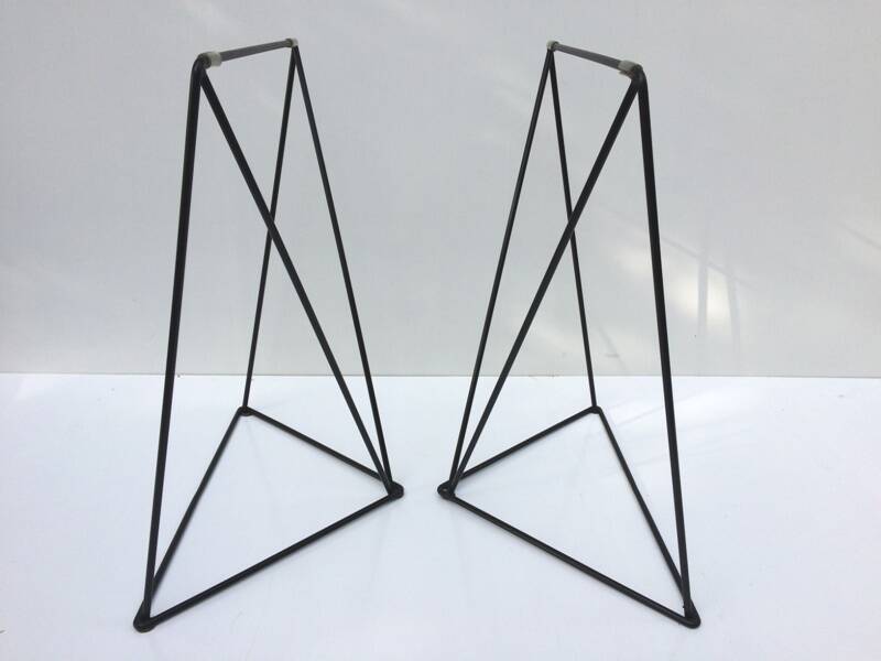 High table. 90s design.