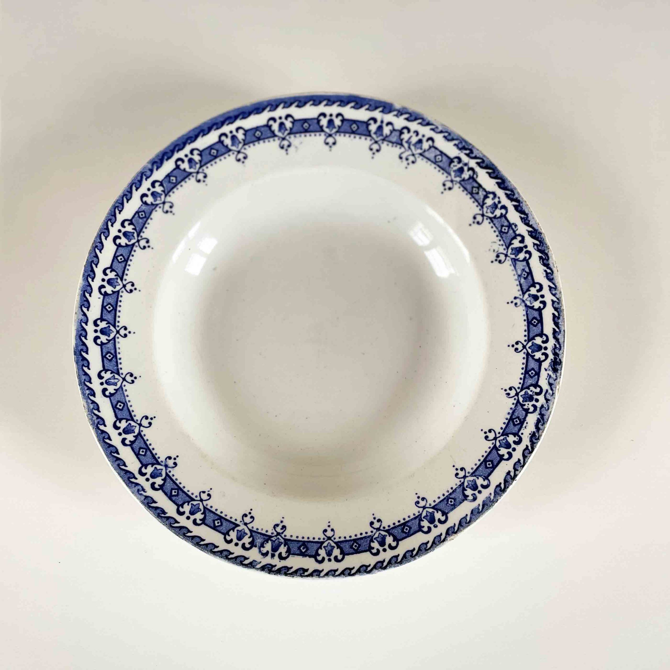 Hollow Plate, Iron Earth, Orchies Moulin des Loups earthenware