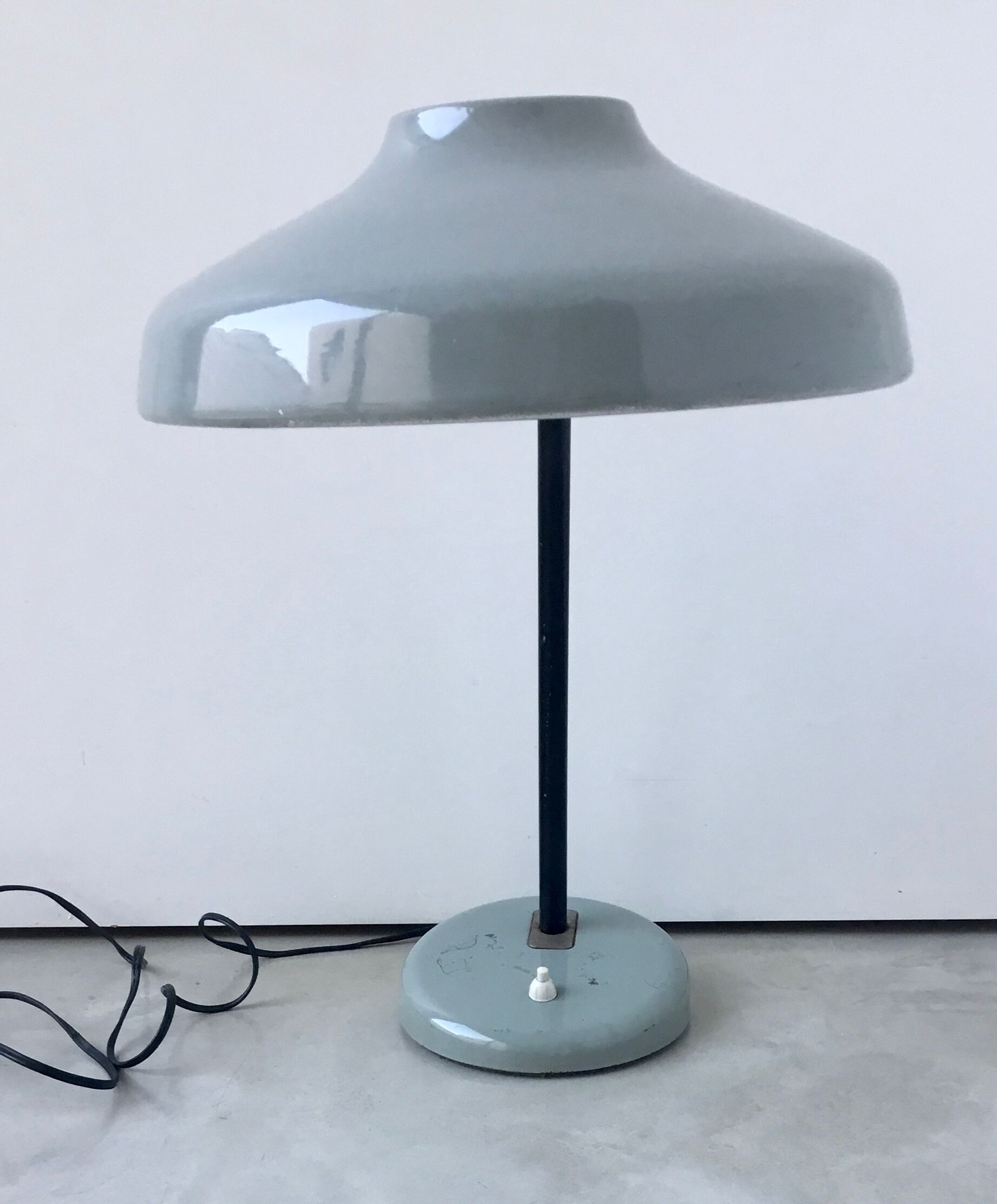 Industrial design ball joint desk lamp - 1950